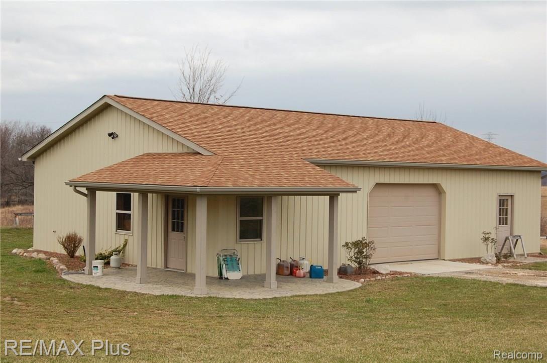 2772 South Elba Road Lapeer, MI 48446 - Photo 32 of 38 Pole Barn (3).JPG