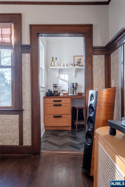 36 Clarendon Place Bloomfield, NJ 07003 - Photo 15 of 48 a room with furniture and a window