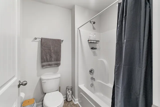 a view of backyard of the house