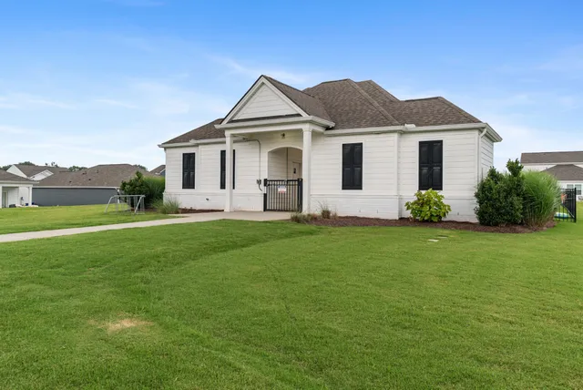 $429,900 | 125 Stammer Farms Boulevard, Chapel Hill, TN 37034