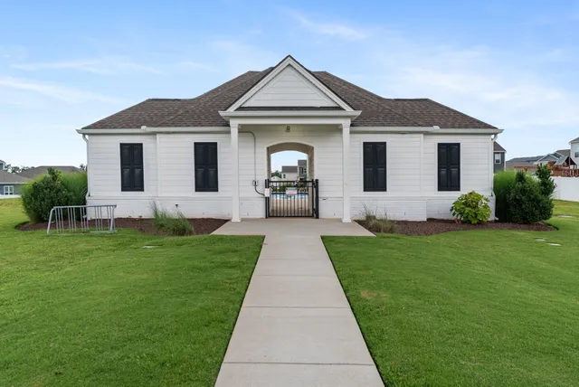 $429,900 | 125 Stammer Farms Boulevard, Chapel Hill, TN 37034