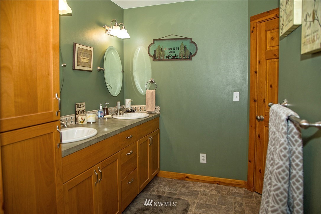 17079 Northwest Sunset Ridge Way Seabeck, WA 98380 - Photo 14 of 33 Gallery Image 14