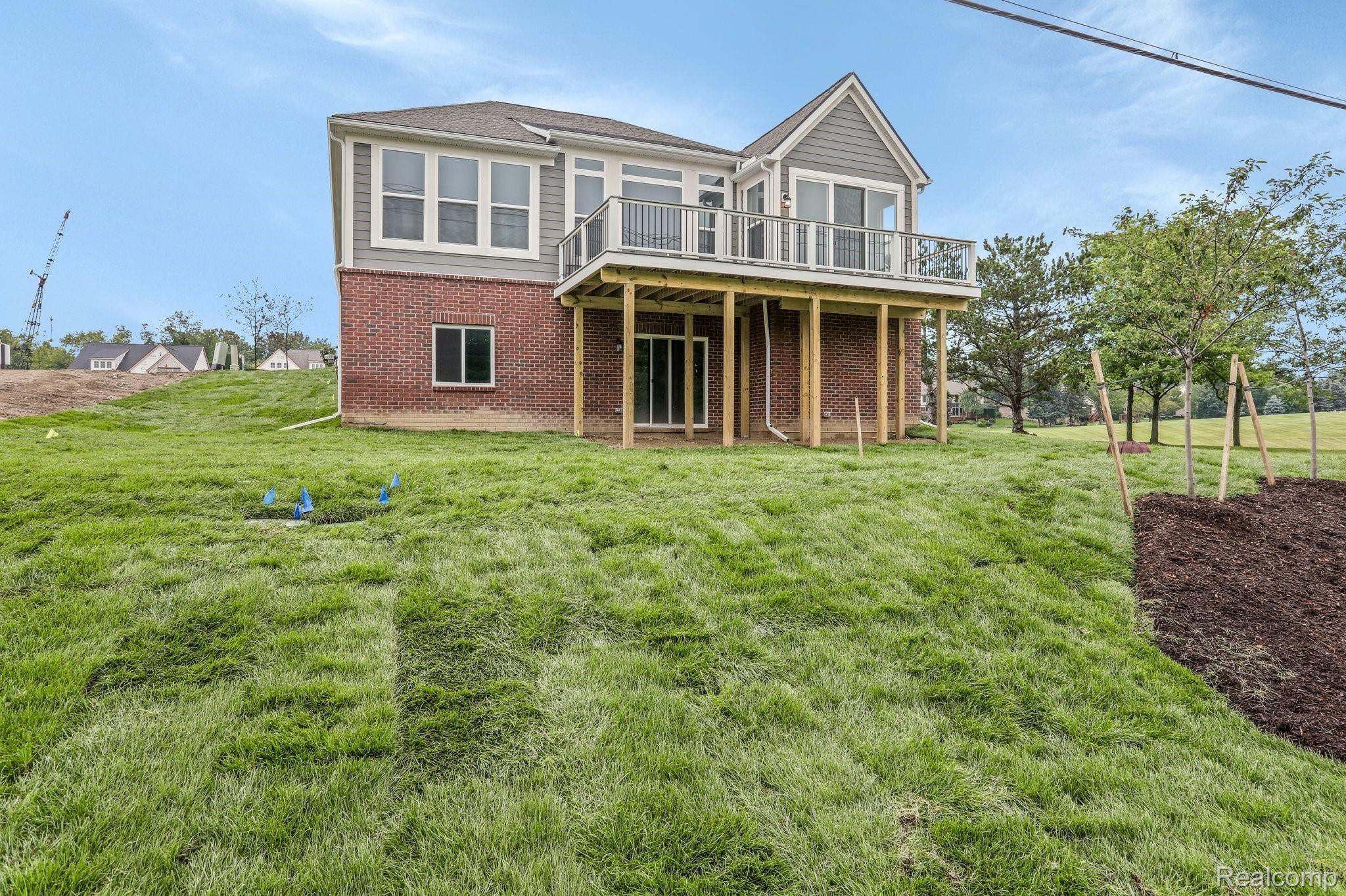 208 Mulberry Lane Rochester, MI 48309 - Photo 2 of 28 4-web-or-mls-208 Mullberry Lane Rochester Hills0004.jpg