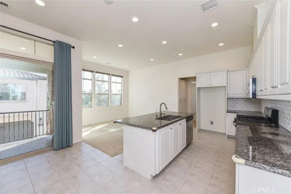 $4,580 | 148 Parkwood, Irvine, CA 92620
