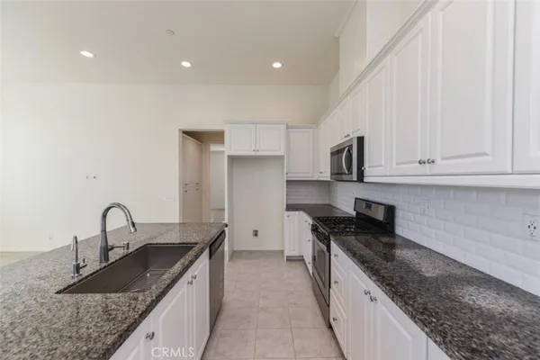 $4,580 | 148 Parkwood, Irvine, CA 92620
