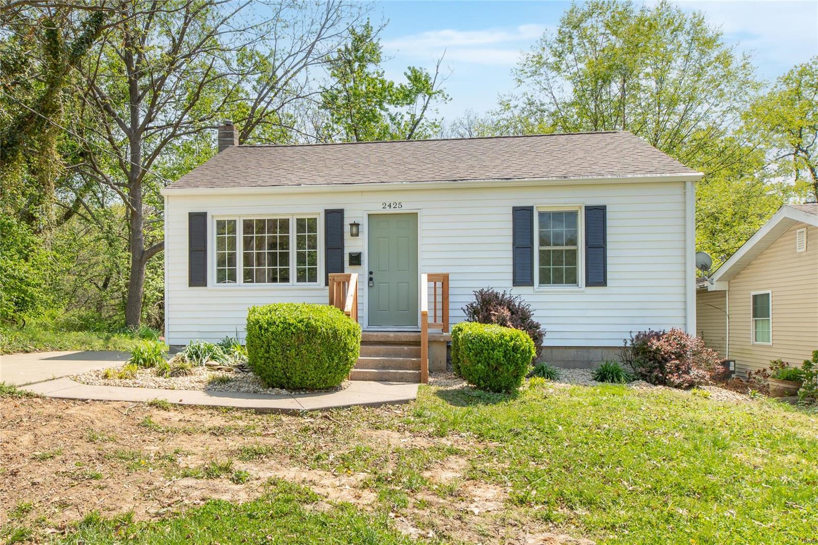 2425 Gillis Street Alton, IL 62002 - Photo 1 of 32 Gallery Image 1