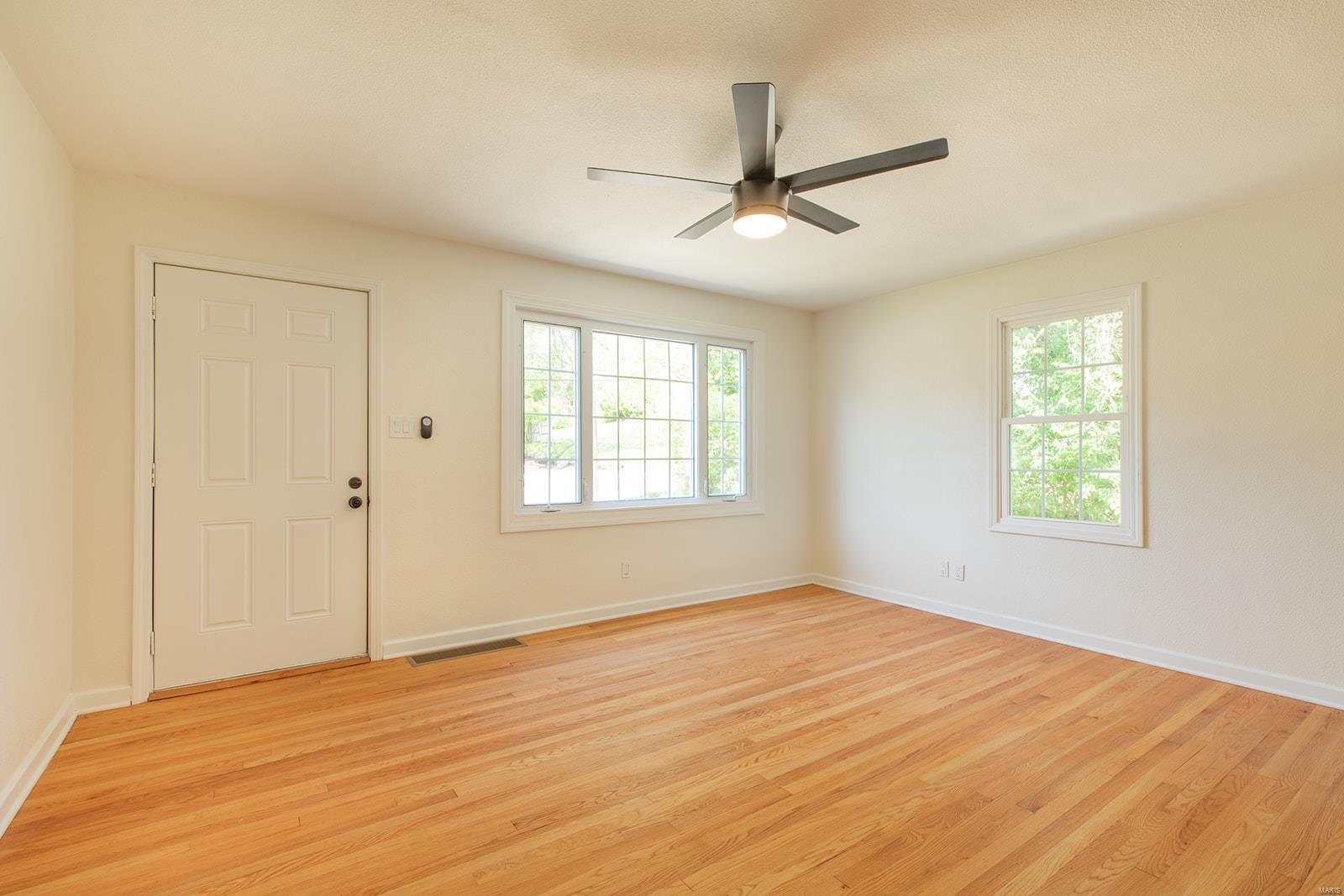 2425 Gillis Street Alton, IL 62002 - Photo 11 of 32 Gallery Image 11