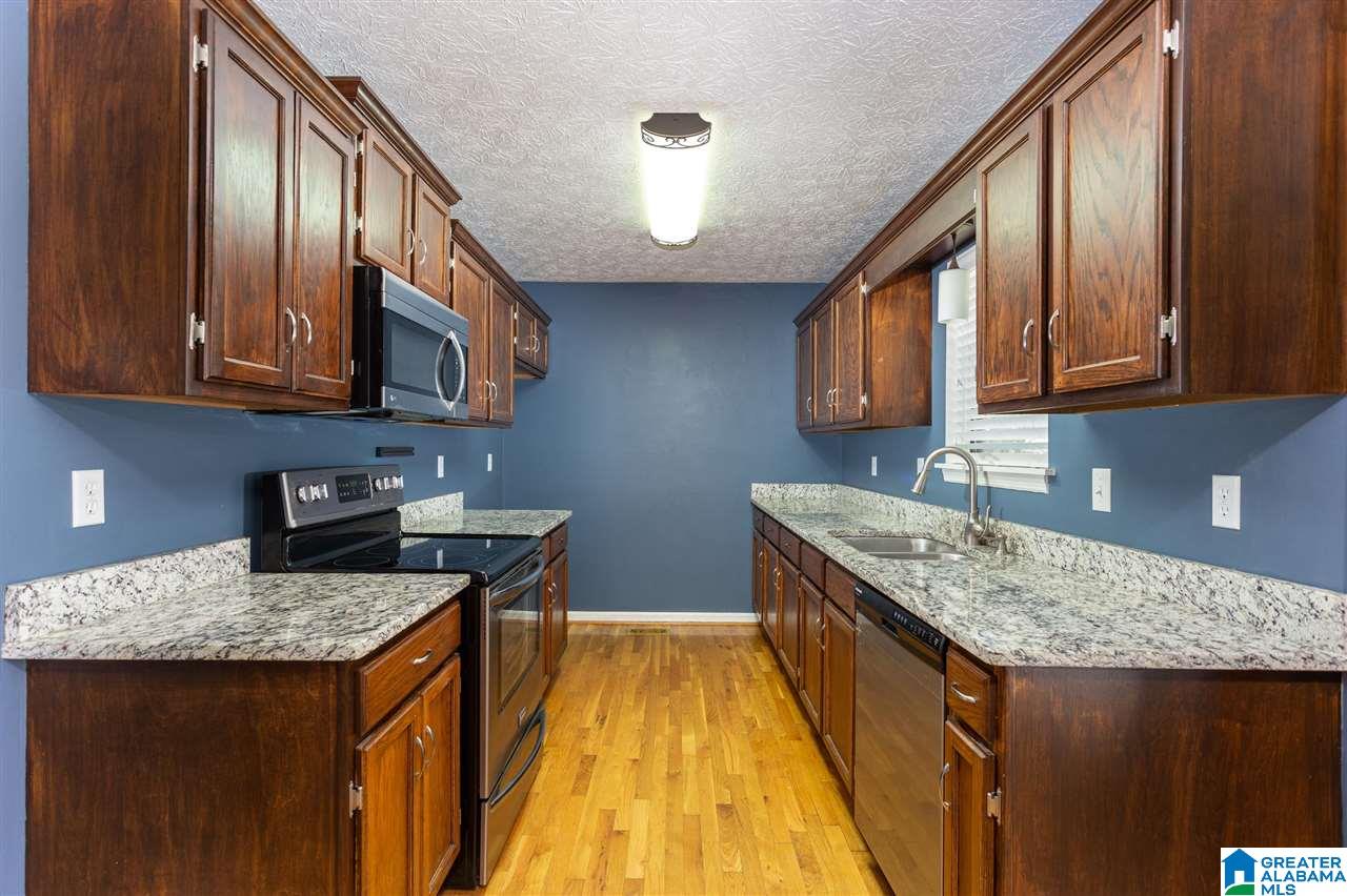 4421 Mayfair Road Anniston, AL 36207 - Photo 2 of 35