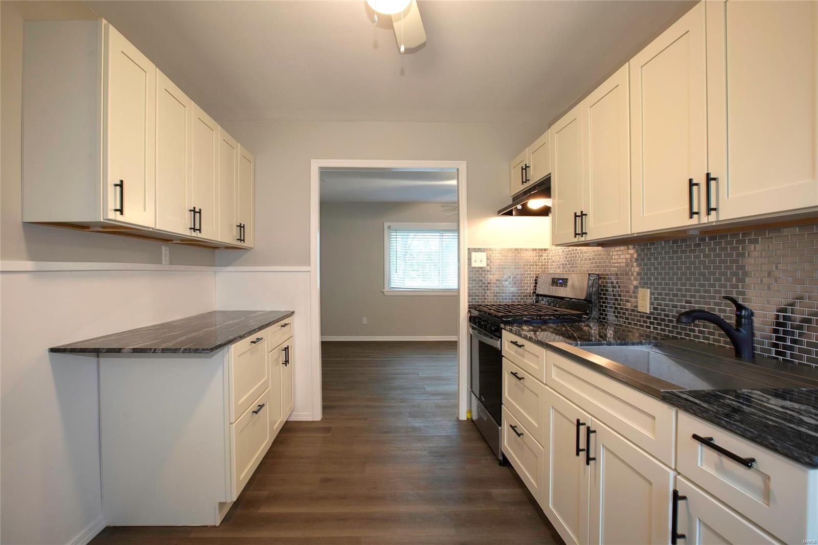 6332 Graham Road St. Louis, MO 63134 - Photo 8 of 15 Gallery Image 8