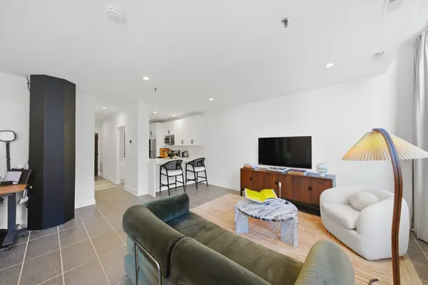 $159,999 | 680 South Federal Street, Unit 807, Chicago, IL 60605