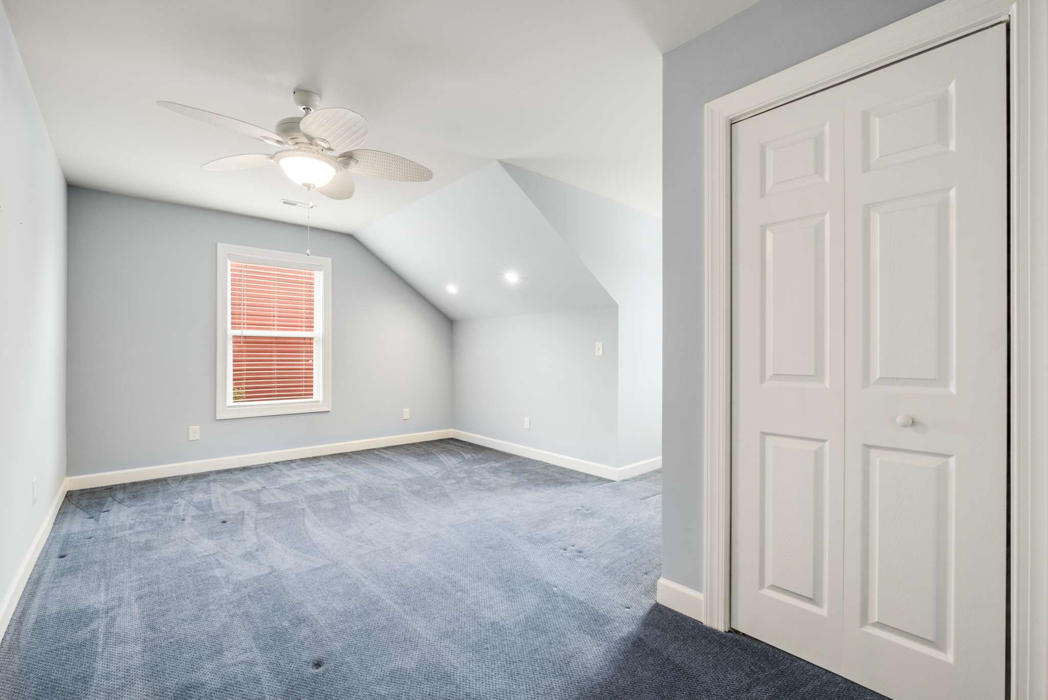 3005 Haviland Way Murfreesboro, TN 37128 - Photo 33 of 47 an empty room with windows and fan