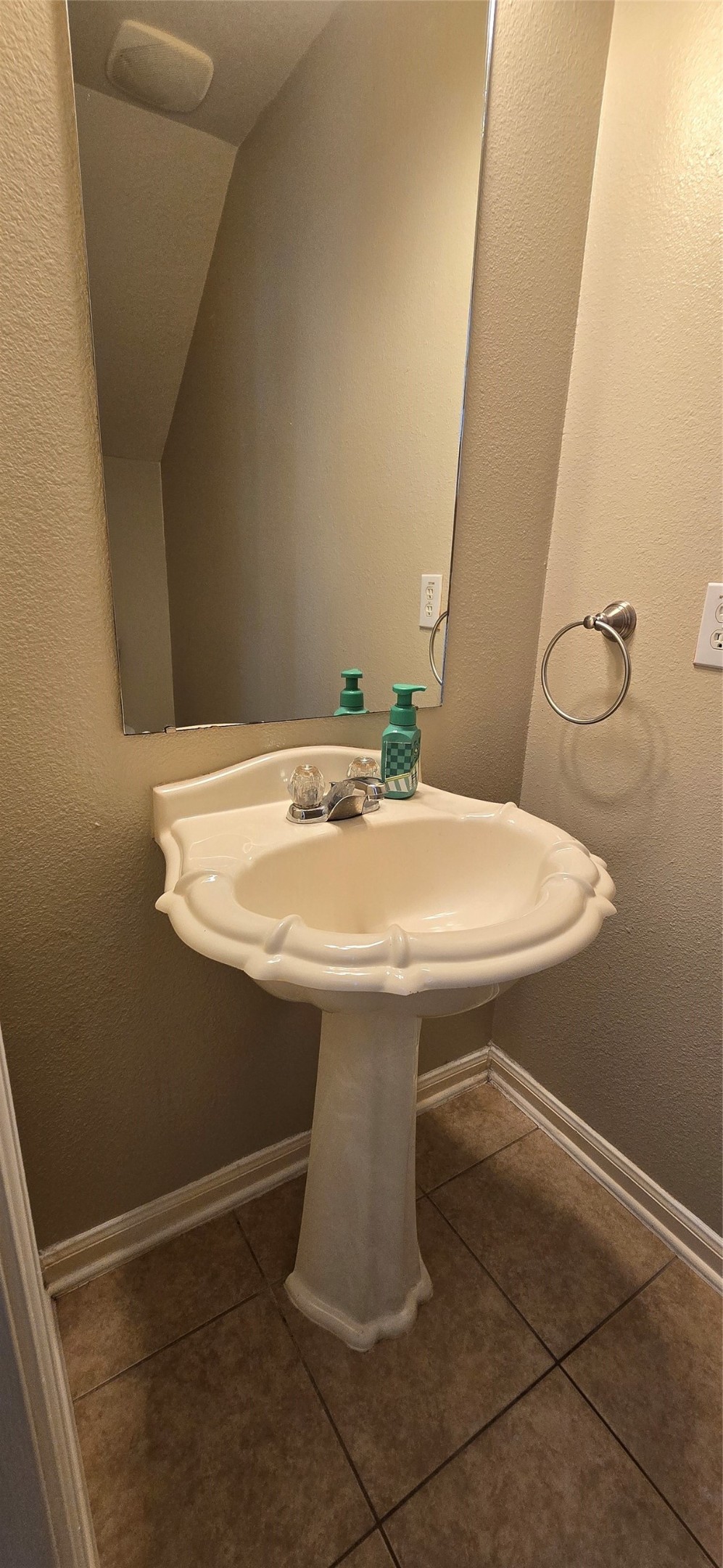 13115 Ridgewood Knoll Lane Houston, TX 77047 - Photo 20 of 46