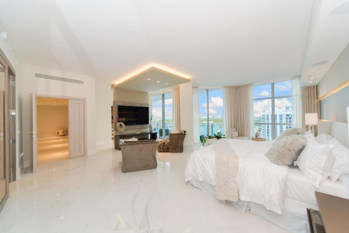 17301 Biscayne Boulevard, Unit PH7 Aventura, FL 33160 - Photo 18 of 25 18