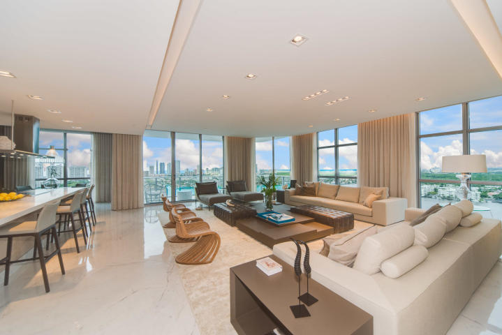 17301 Biscayne Boulevard, Unit PH7 Aventura, FL 33160 - Photo 2 of 25 2