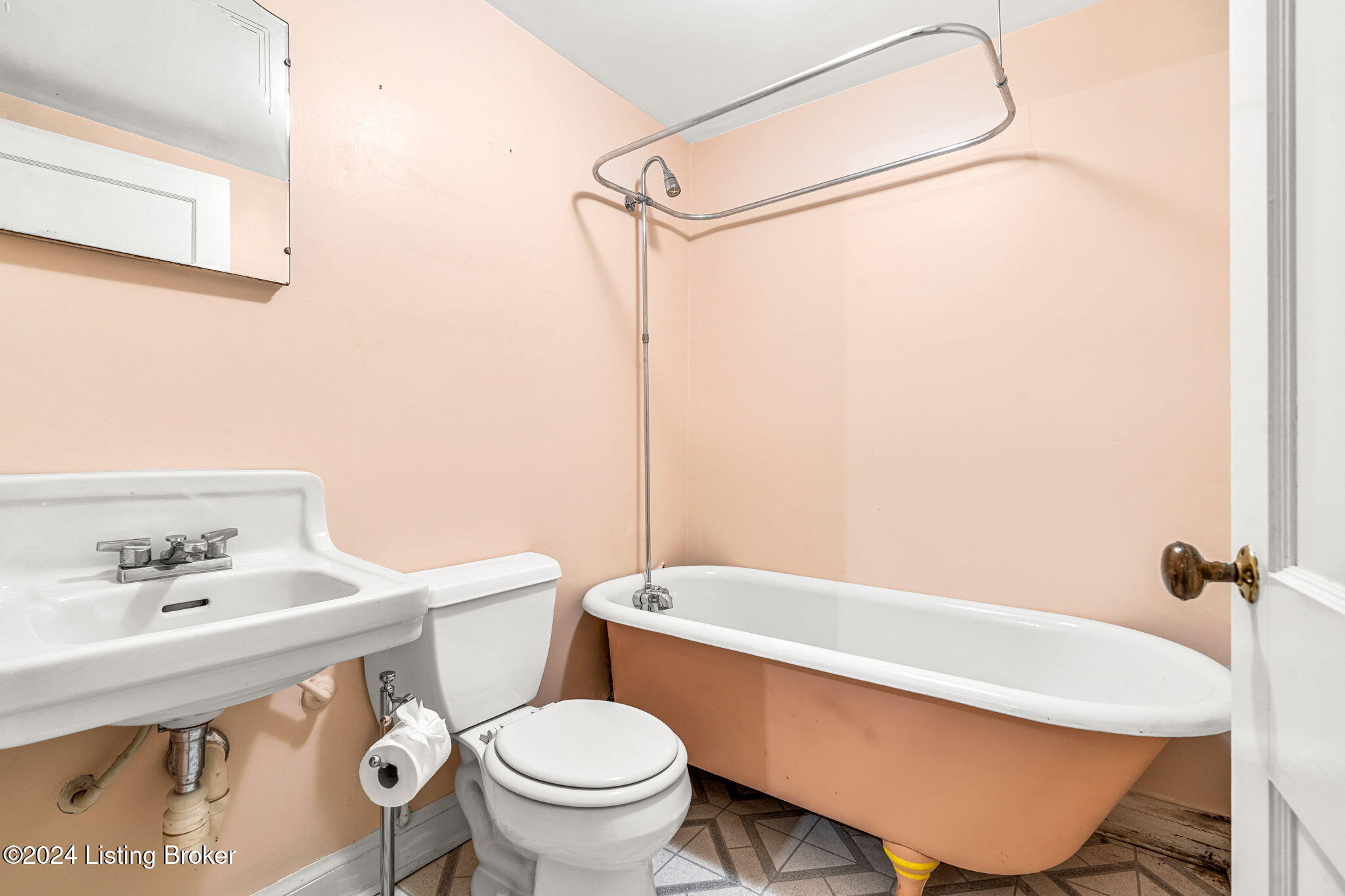 1466 Cherokee Road Louisville, KY 40204 - Photo 56 of 65 Full Bathroom (Basement)