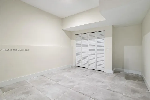 an empty room with an empty space