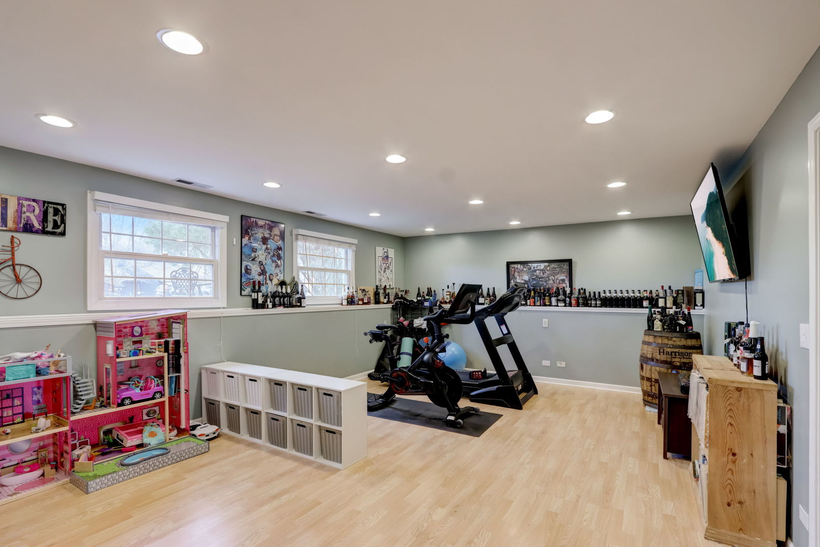 7N151 Longridge Road St. Charles, IL 60175 - Photo 21 of 46 a view of a room with gym equipment