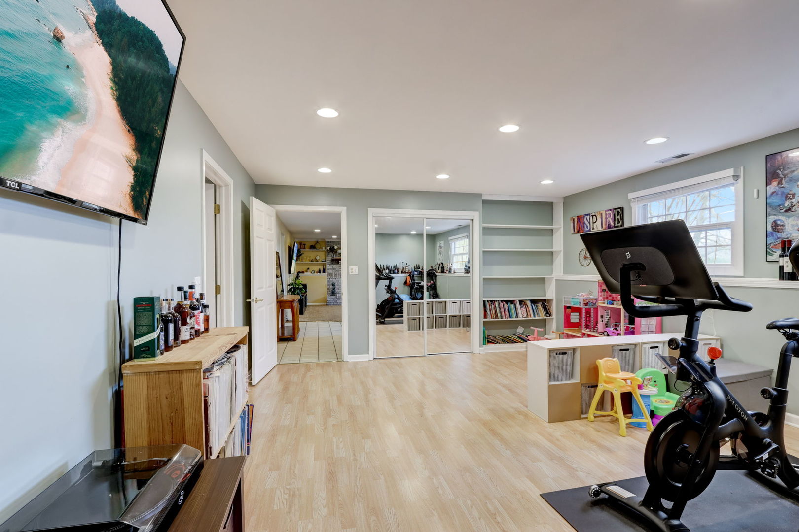 7N151 Longridge Road St. Charles, IL 60175 - Photo 22 of 46 a view of a room with gym equipment