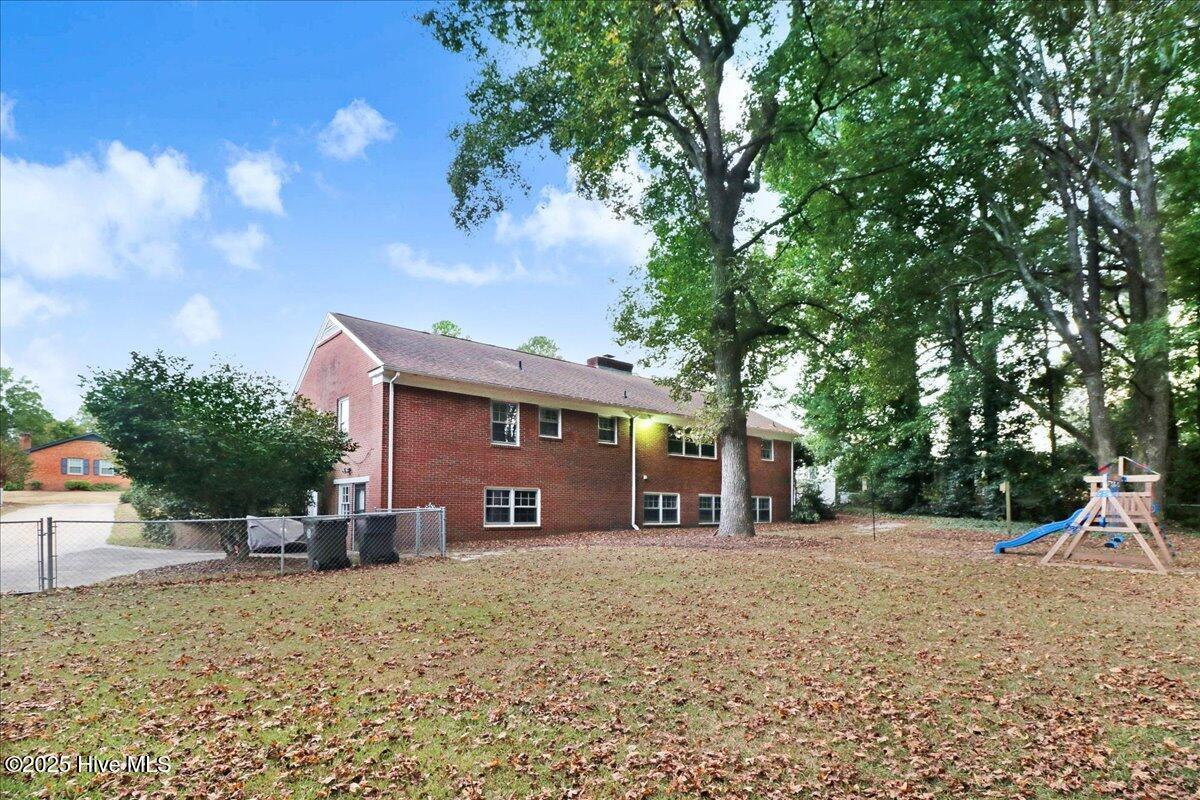 607 Gloucester Road Goldsboro, NC 27534 - Photo 3 of 39 04-607 Gloucester Rd-4