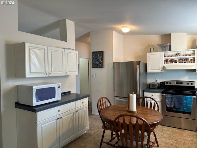 63618 South Barview Road Coos Bay, OR 97420 - Photo 17 of 47 Gallery Image 17