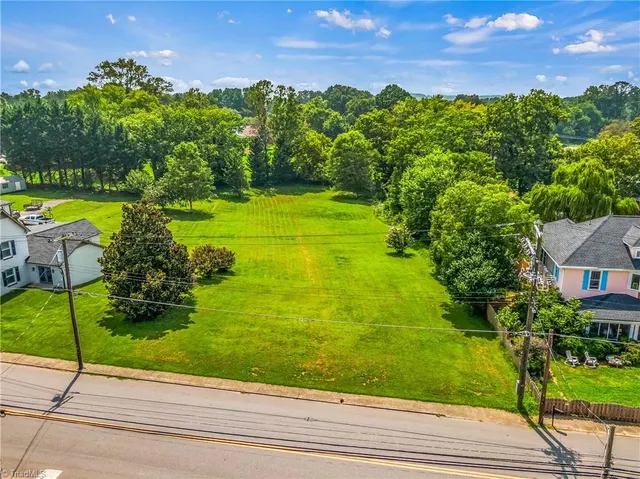 $129,900 | 528 East Main Street, Pilot Mountain, NC 27041