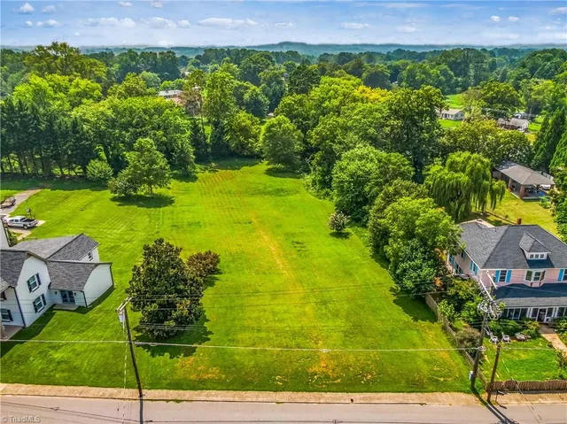 $129,900 | 528 East Main Street, Pilot Mountain, NC 27041