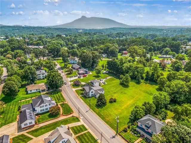 $129,900 | 528 East Main Street, Pilot Mountain, NC 27041