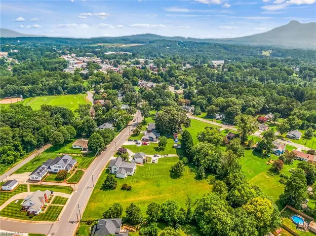 $129,900 | 528 East Main Street, Pilot Mountain, NC 27041