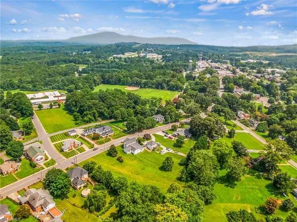 $129,900 | 528 East Main Street, Pilot Mountain, NC 27041