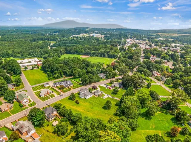 $129,900 | 528 East Main Street, Pilot Mountain, NC 27041