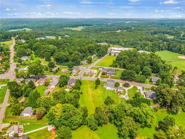 $129,900 | 528 East Main Street, Pilot Mountain, NC 27041