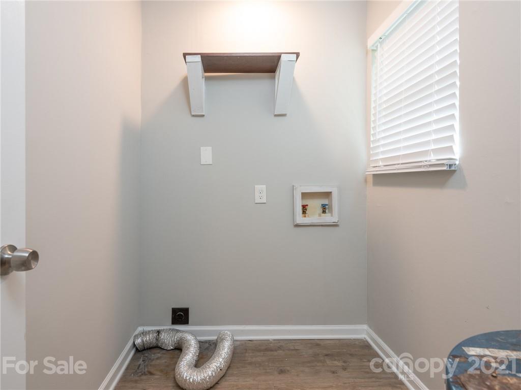 5344 Rockwood Road Charlotte, NC 28216 - Photo 27 of 31 a bathroom with a window
