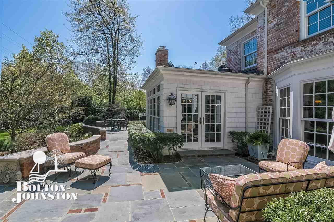 110 Touraine Road Grosse Pointe, MI 48236 - Photo 54 of 68 31346880-53.JPG