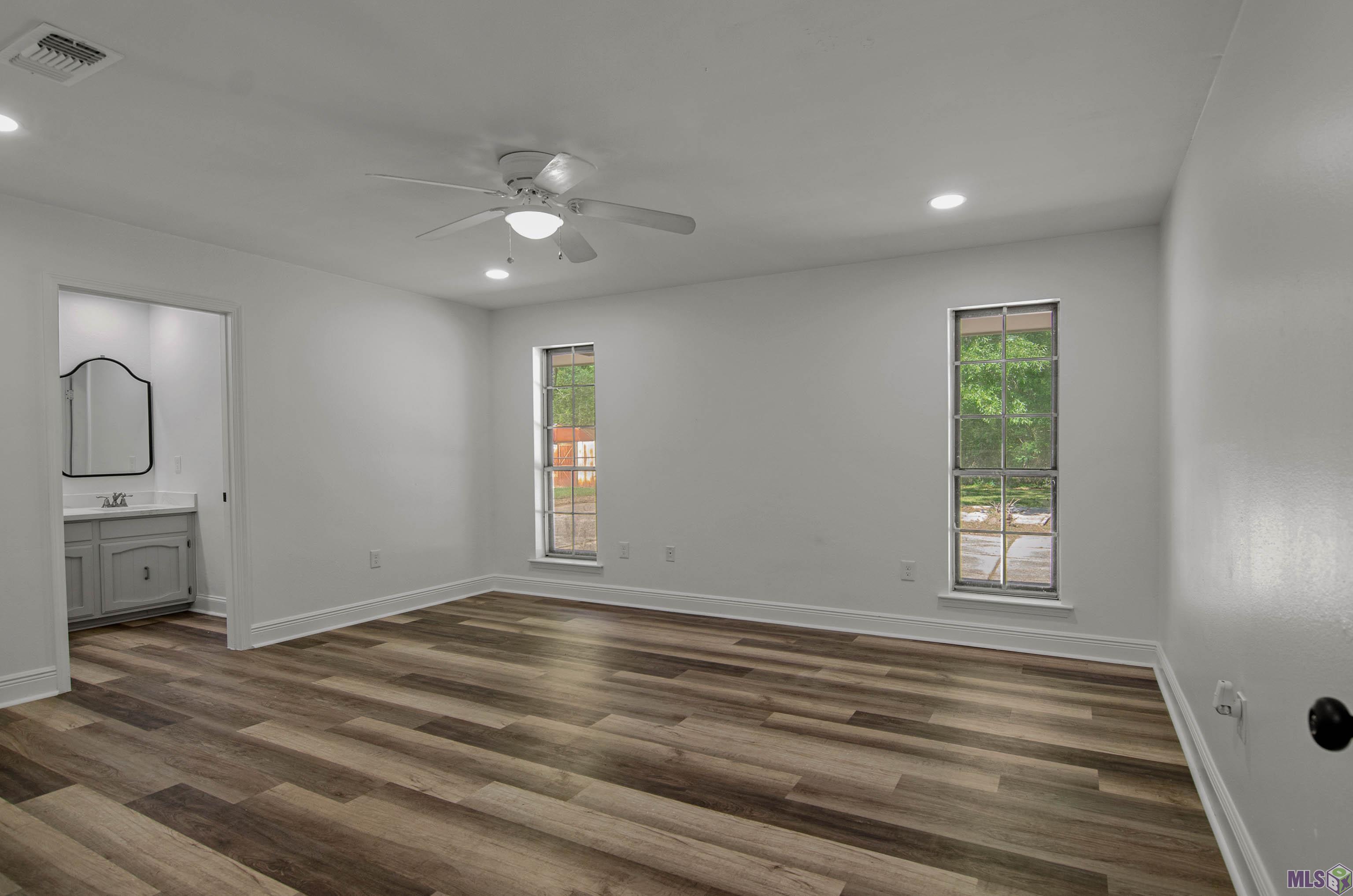 9031 Roundtree Drive Baton Rouge, LA 70818 - Photo 15 of 31 Master Bedroom