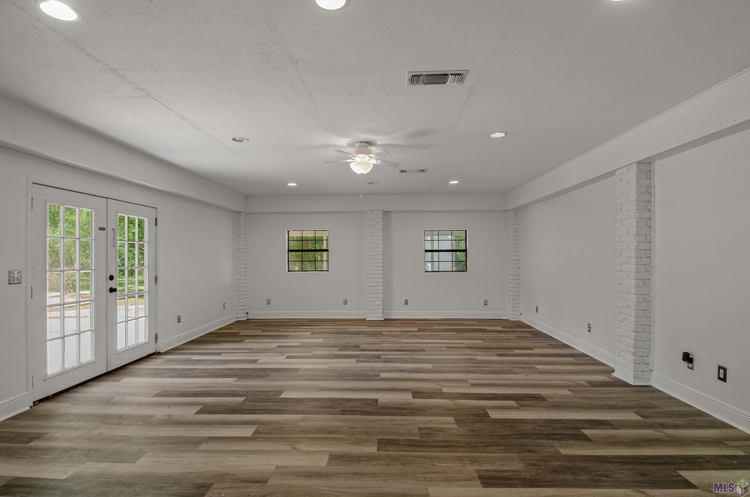 9031 Roundtree Drive Baton Rouge, LA 70818 - Photo 6 of 31 Bonus Room