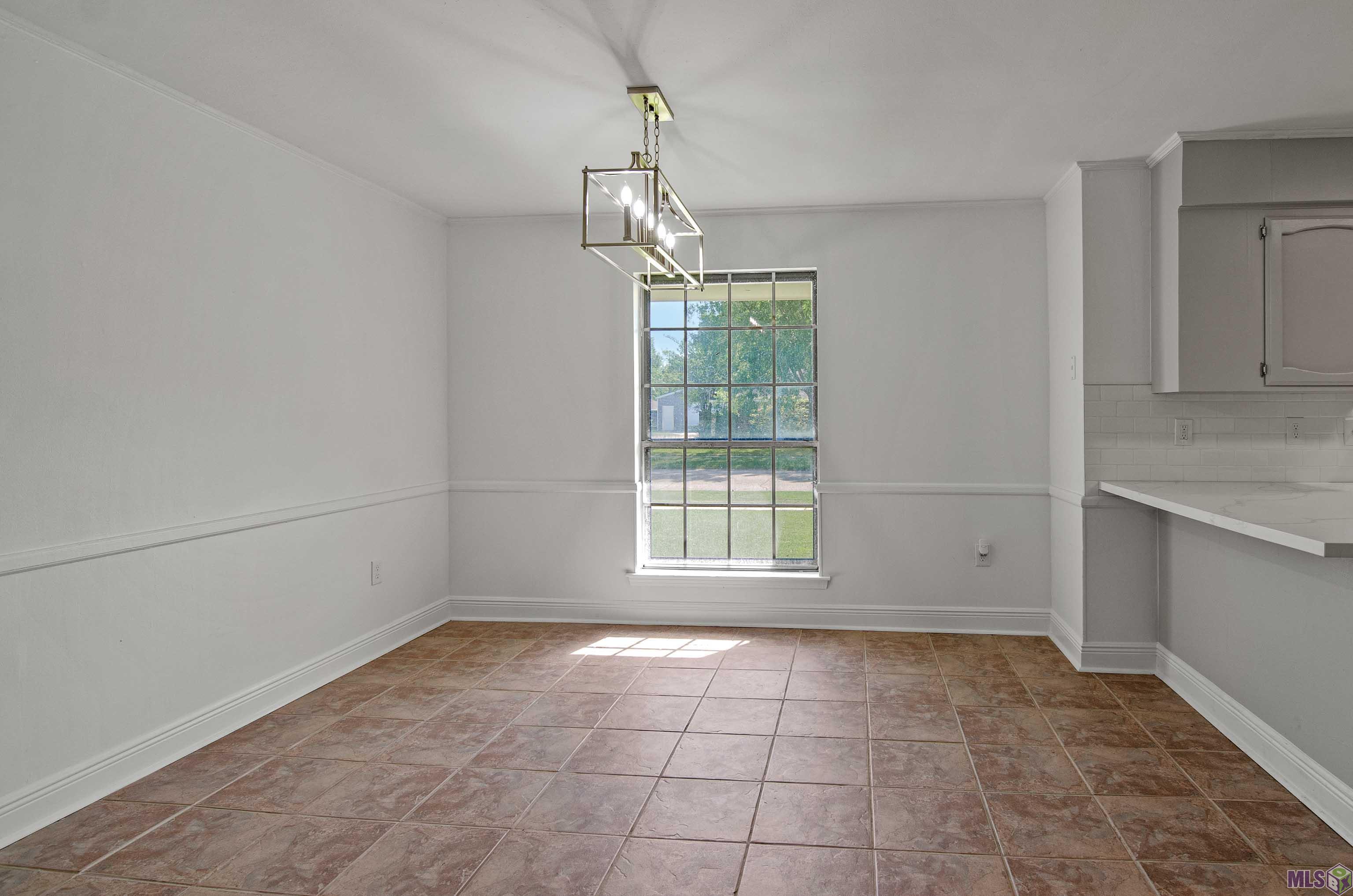 9031 Roundtree Drive Baton Rouge, LA 70818 - Photo 9 of 31 Formal Dining Room
