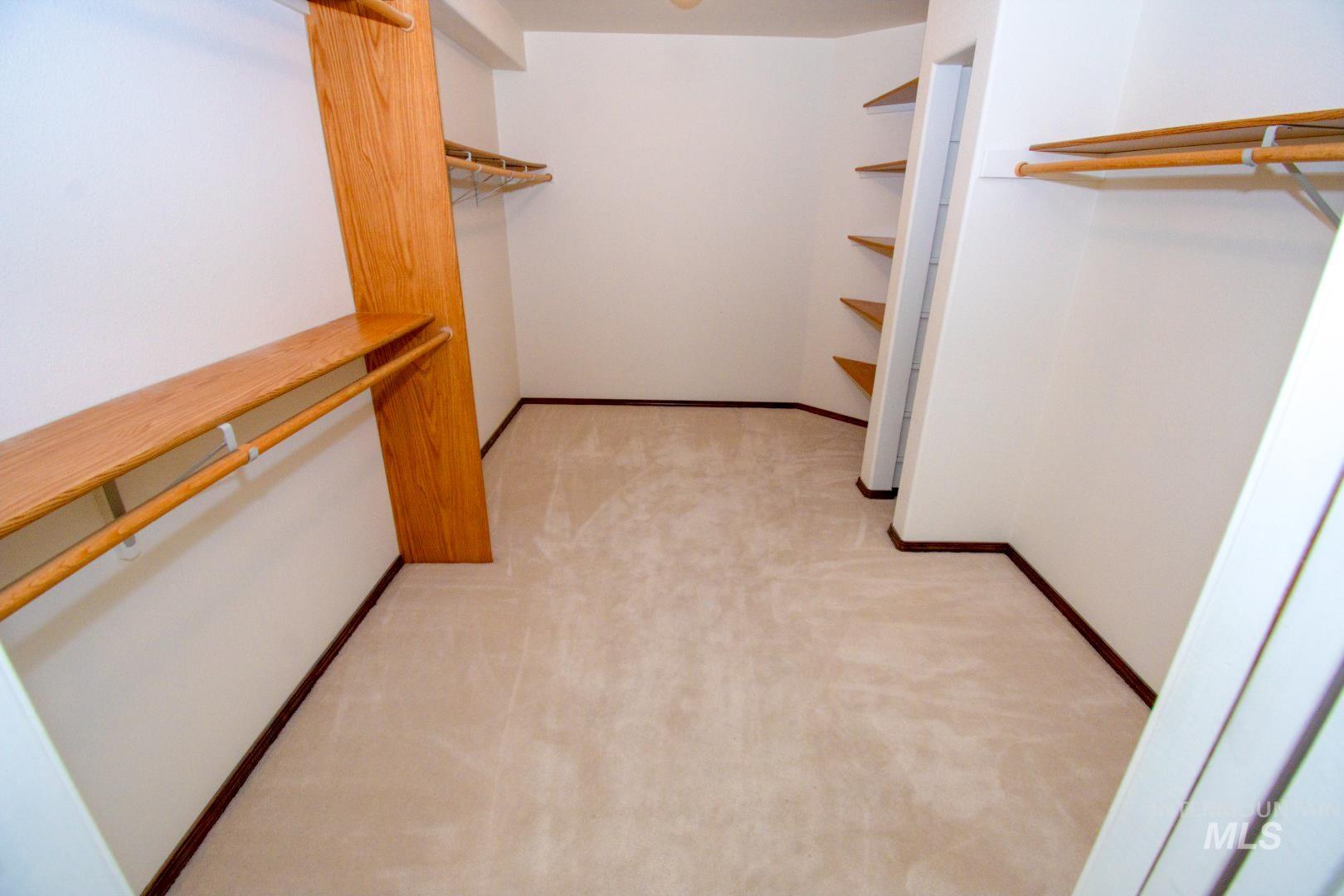 2530 Valleyview Drive Clarkston, WA 99403 - Photo 14 of 37