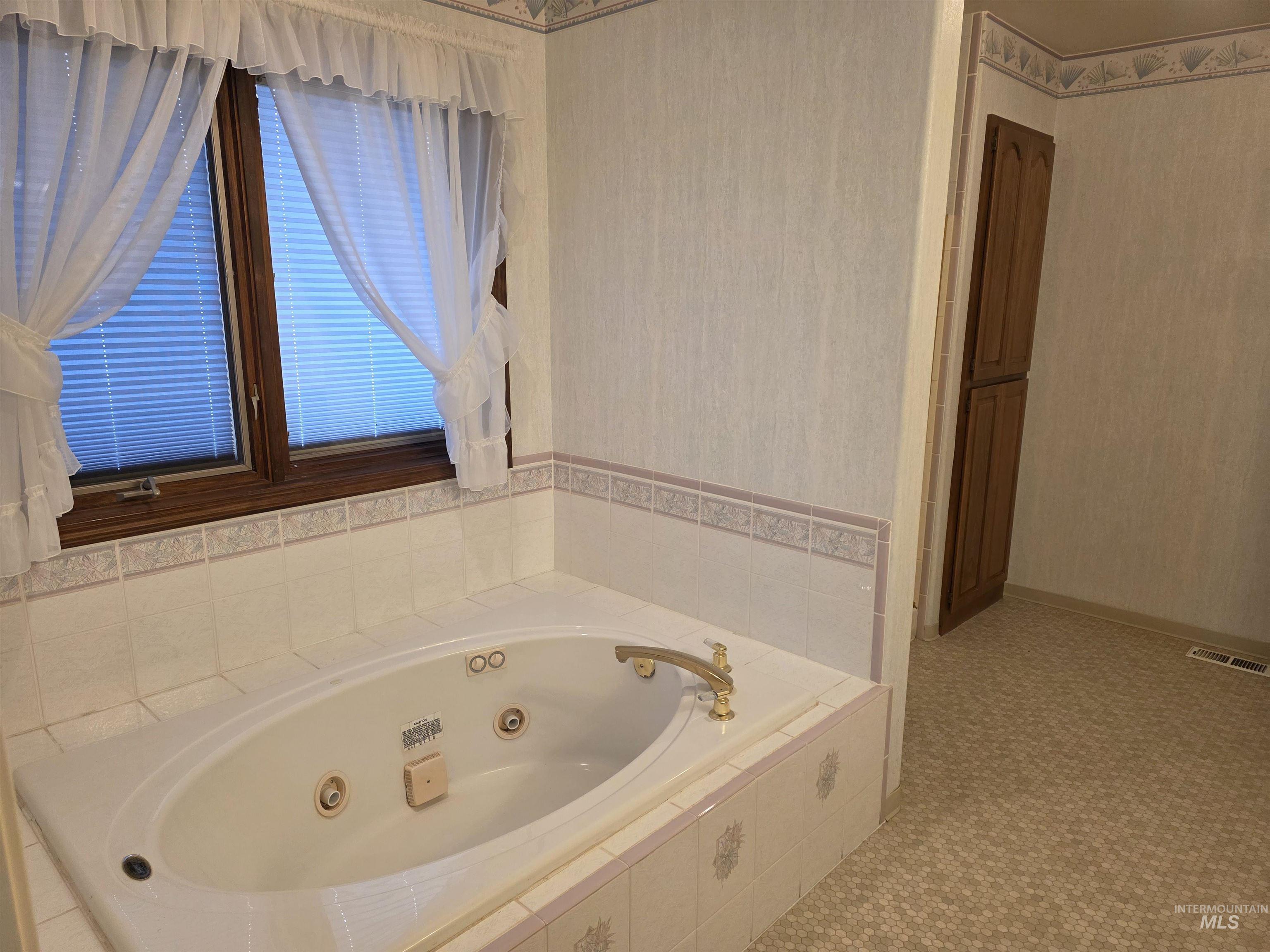 2530 Valleyview Drive Clarkston, WA 99403 - Photo 15 of 37
