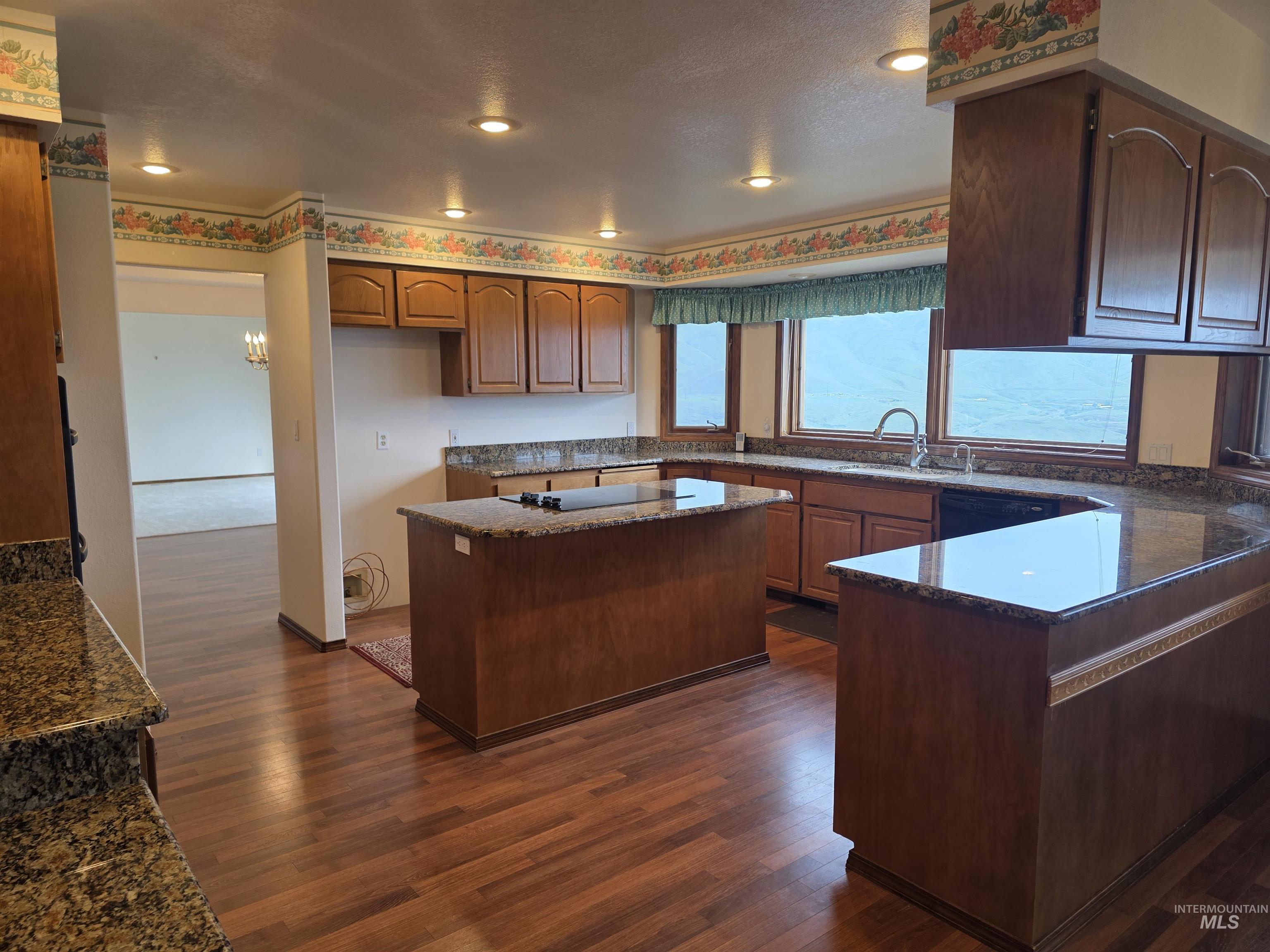 2530 Valleyview Drive Clarkston, WA 99403 - Photo 4 of 37