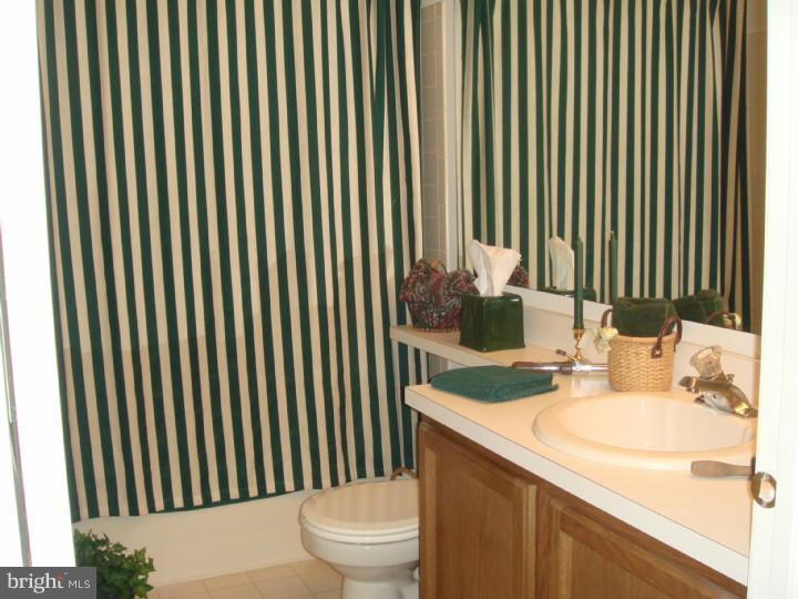33 Stokes Road Mount Laurel, NJ 08054 - Photo 14 of 19 Bathroom