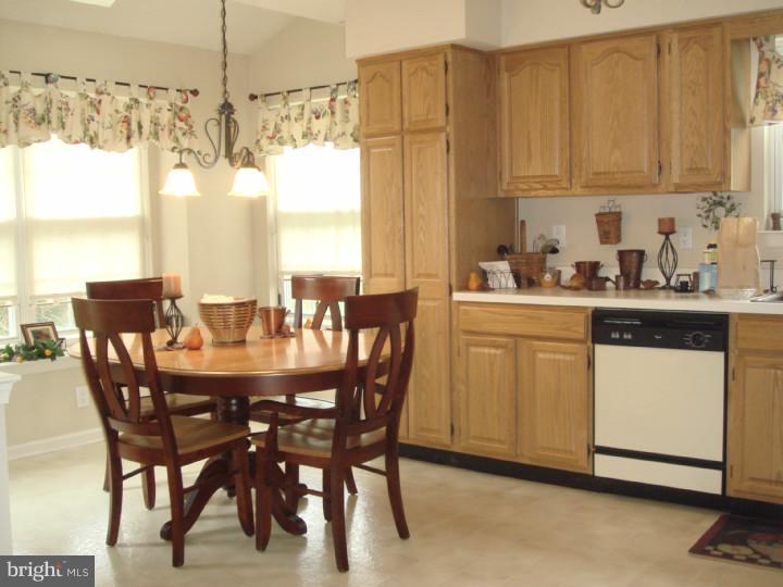 33 Stokes Road Mount Laurel, NJ 08054 - Photo 8 of 19 Kitchen