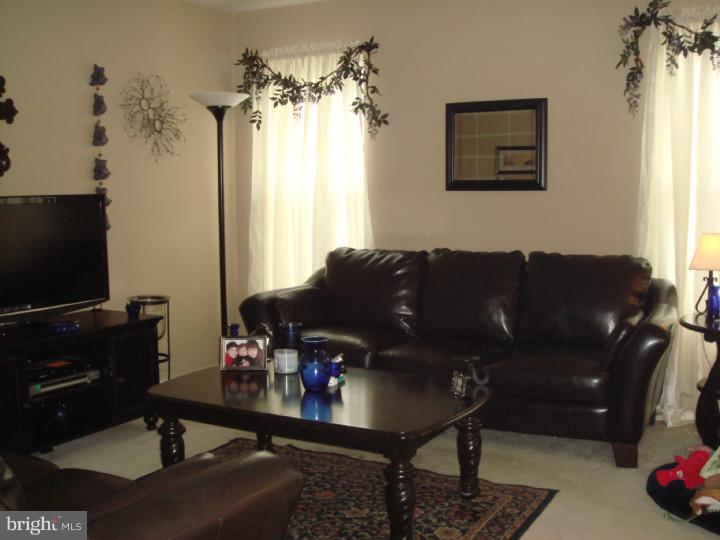 33 Stokes Road Mount Laurel, NJ 08054 - Photo 9 of 19 Family Room