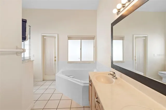 $395,000 | 40 Hollow Pine Drive, DeBary, FL 32713