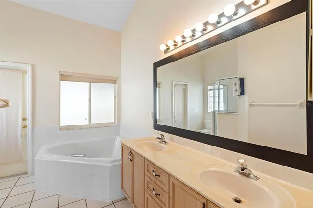 $395,000 | 40 Hollow Pine Drive, DeBary, FL 32713