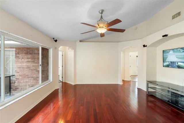 $395,000 | 40 Hollow Pine Drive, DeBary, FL 32713