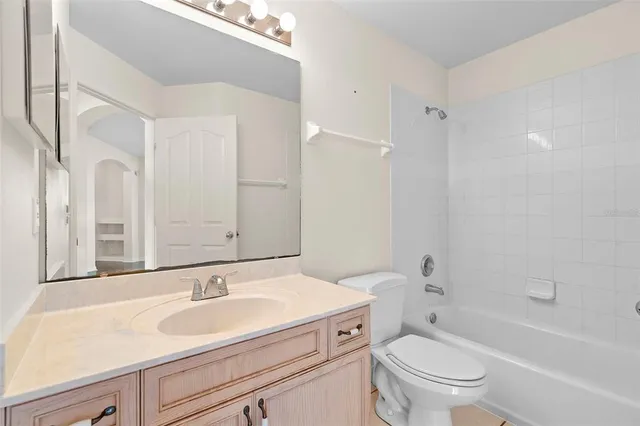 $395,000 | 40 Hollow Pine Drive, DeBary, FL 32713