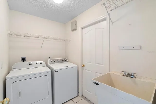 $395,000 | 40 Hollow Pine Drive, DeBary, FL 32713