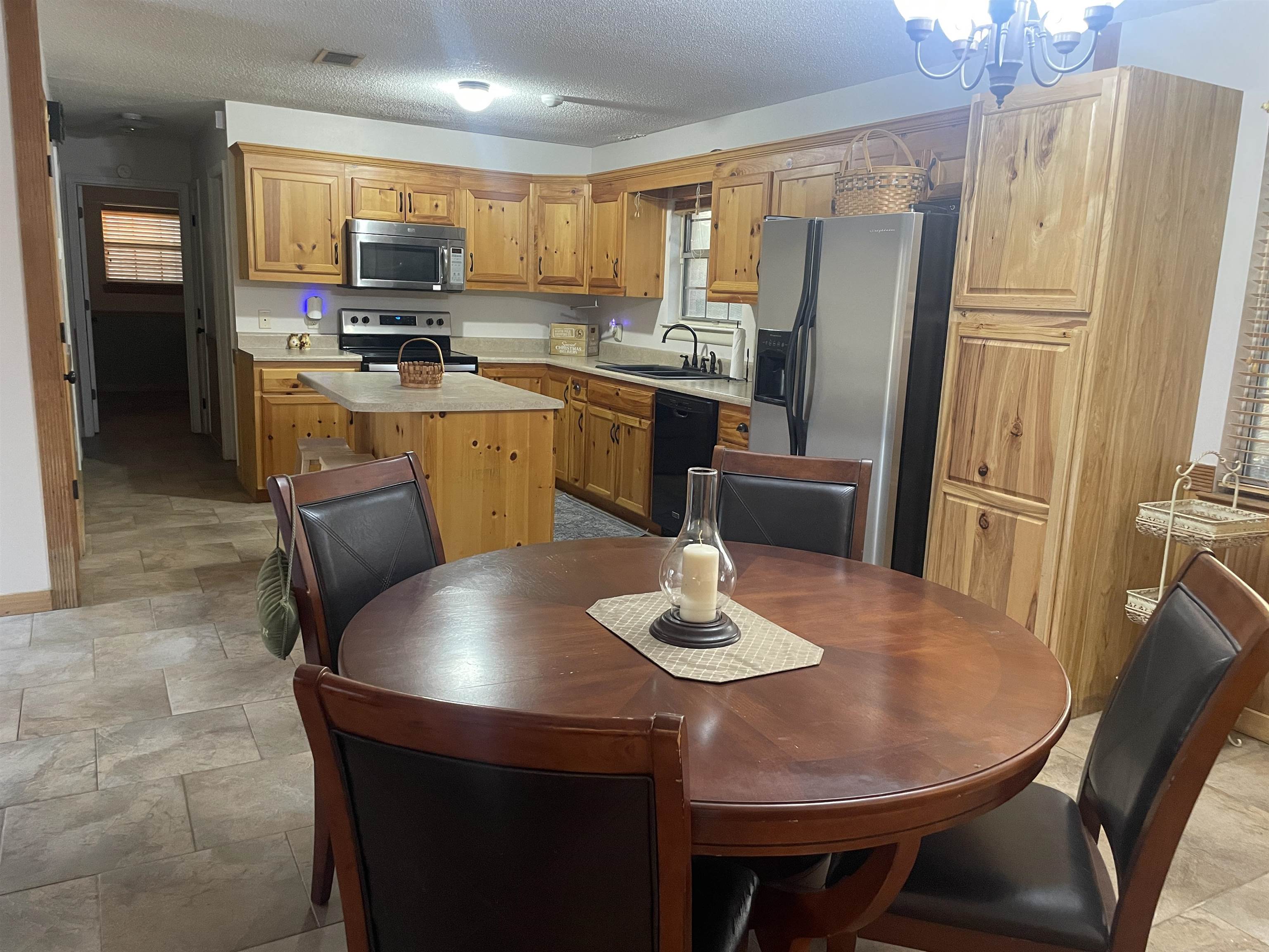 302 Woodlawn Avenue Atmore, AL 36502 - Photo 5 of 15 Kitchen