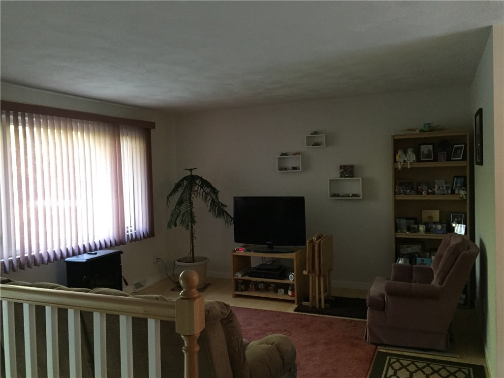 8 Harrington Road Coventry, RI 02816 - Photo 5 of 18