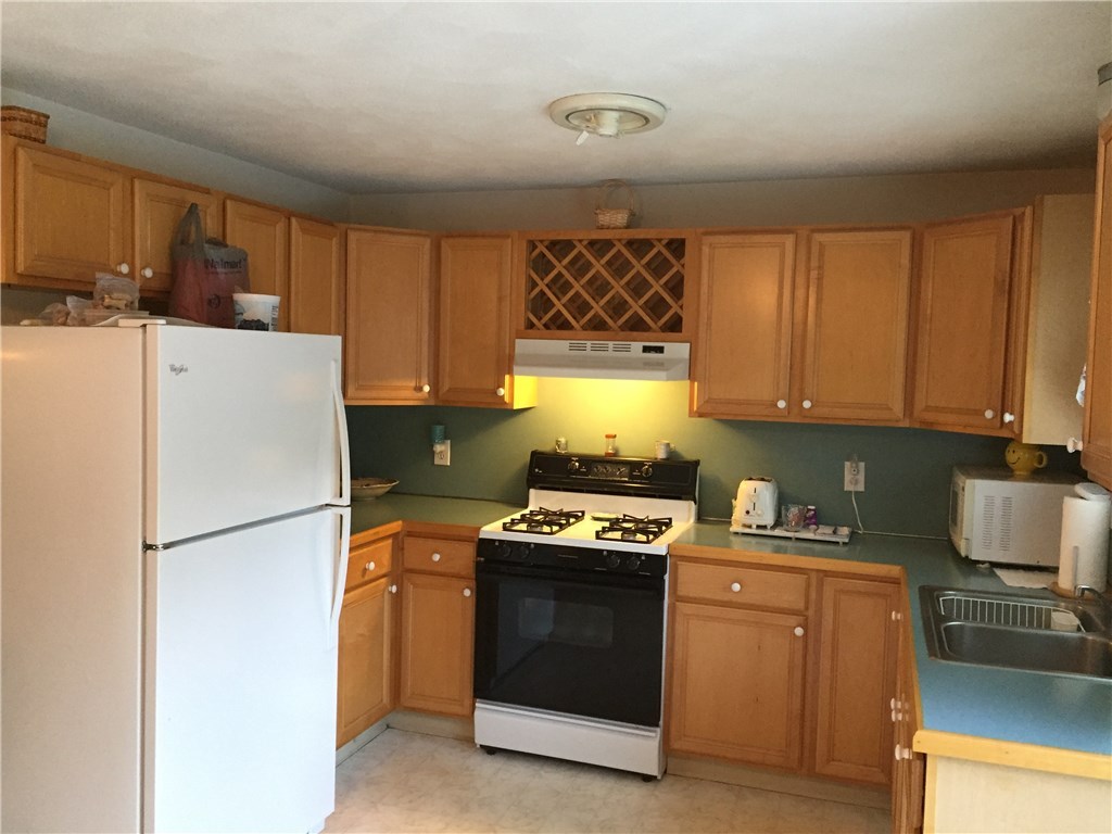 8 Harrington Road Coventry, RI 02816 - Photo 6 of 18